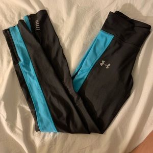 size small under armor black and teal leggings